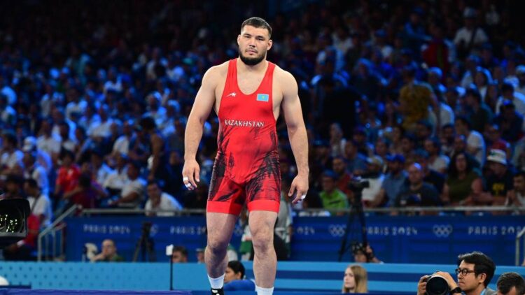 Борец Алимхан Сыздыков завоевал серебро на Чемпионате Азии в Иордании