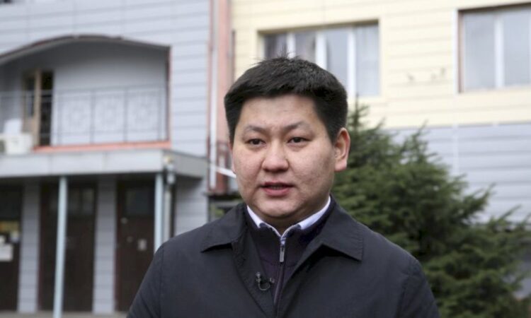 Алматыда ​қалалық басқарма басшысының орынбасары пара алғаны үшін сотталды