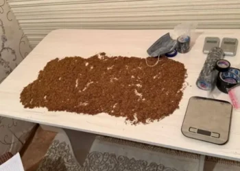 Курьерден бір келі есірткі тәркіленді