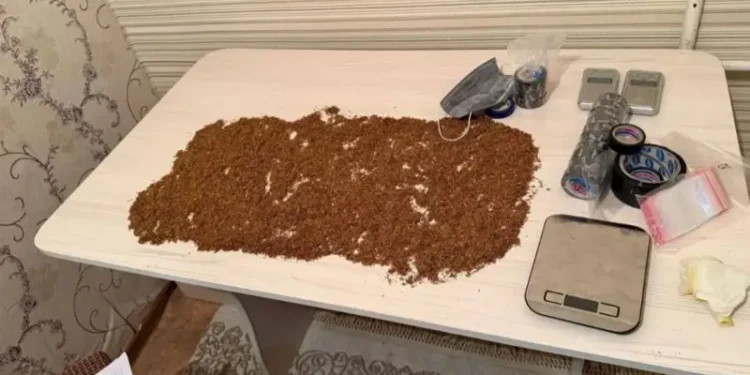 Курьерден бір келі есірткі тәркіленді