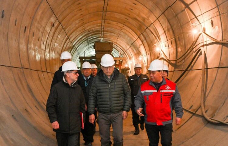 Досаев потребовал ускорить строительство станции метро «Калкаман»