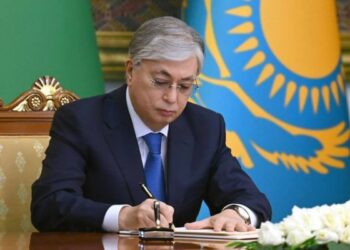 Президент мемлекеттік басқару жүйесін жетілдіру жөніндегі Жарлыққа қол қойды