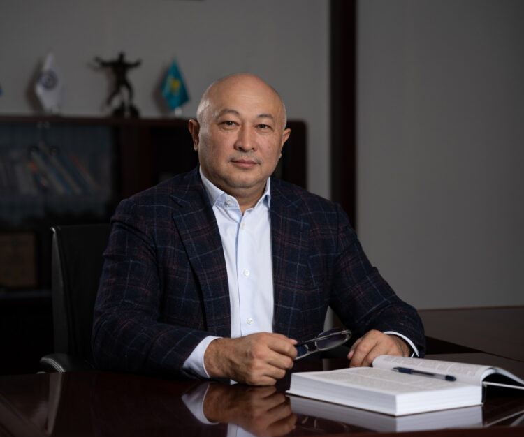 АФМ расследует дело экс-президента КФФ Адилета Барменкулова