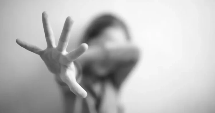 Қыз зорлаған 17 жасар жігітке үкім шықты