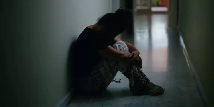 Зорлық көрген 15 жастағы қызды тұрмысқа берген: полиция қылмыстық іс қозғады