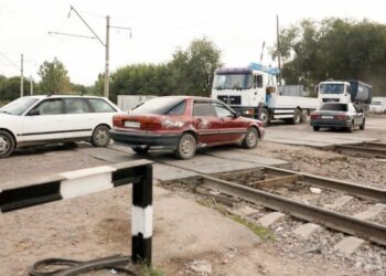 Шамалған стансасында темір жол өткелі жабылды