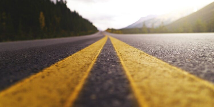 На трассах Казахстана начали штрафовать за превышение средней скорости