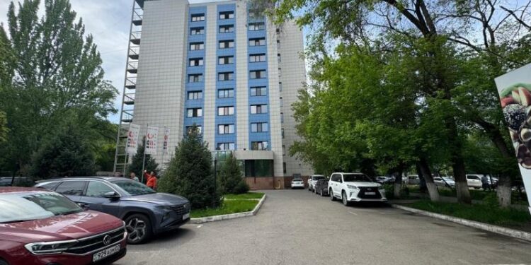 Сторона Утемуратова опровергла связь с бизнес-центром в Алматы, возвращенным государству