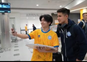 Дастан Сатпаев Уэльске келгенде жанкүйерлердің ықыласына бөленді