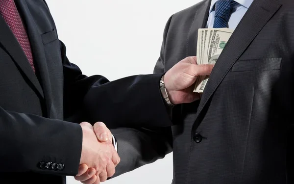 В Астане чиновник получил 10 лет за взятку в 103 миллиона тенге