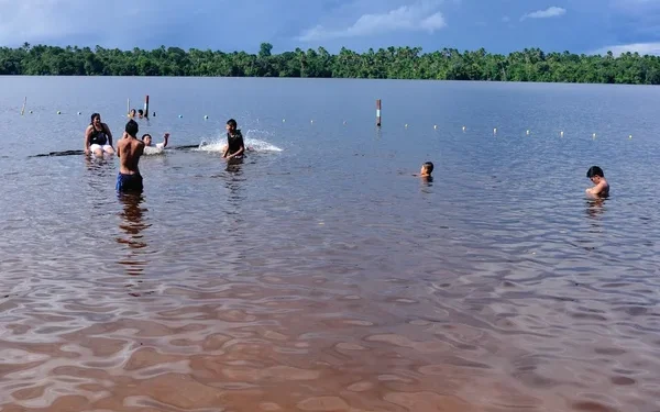 Минсельхоз запретил казахстанцам купаться во всех водоемах страны