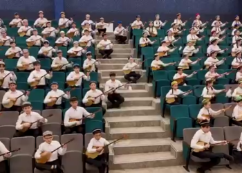 Челлендж «Күй күмбірі»: 300 юных музыкантов сыграли легендарные кюи в Астане