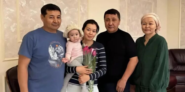 Муса Абдраим встретился с девушкой, которую спас от захвата