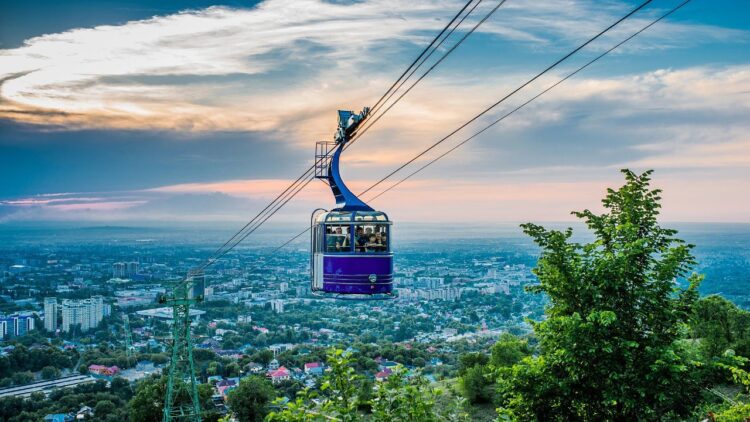 В Алматы можно бесплатно покататься на канатной дороге