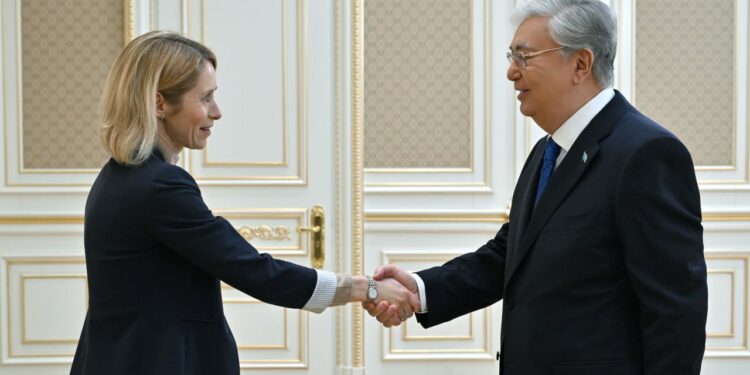 Европа готовит упрощение виз для Казахстана