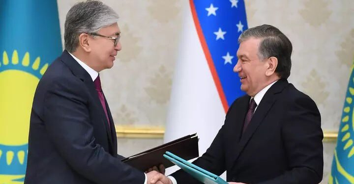 Токаев встретится с Мирзиеевым 29 марта в Алматы