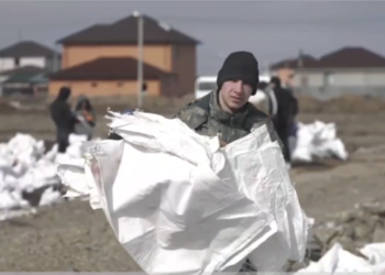 До 10 000 военных помогут в борьбе с паводками в Казахстане