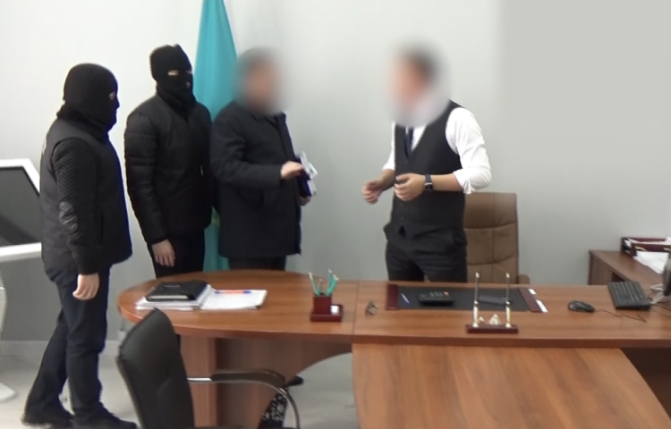 К 7 годам лишения свободы осужден руководитель городского отдела архитектуры и градостроительства в ЗКО