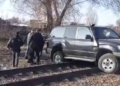 Внедорожник преградил путь пассажирскому поезду на перегоне Медеу – Жетісу