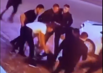 Несколько мужчин избили парня возле ночного клуба в Астане