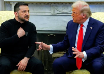 Трамп пен Зеленский келіспей қалды