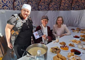 Медеу ауданының тұрғындары көршісіне көмектесті