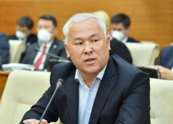 Депутат Әбенов банктердің қандай қылмыс жасап жүргенін айтты