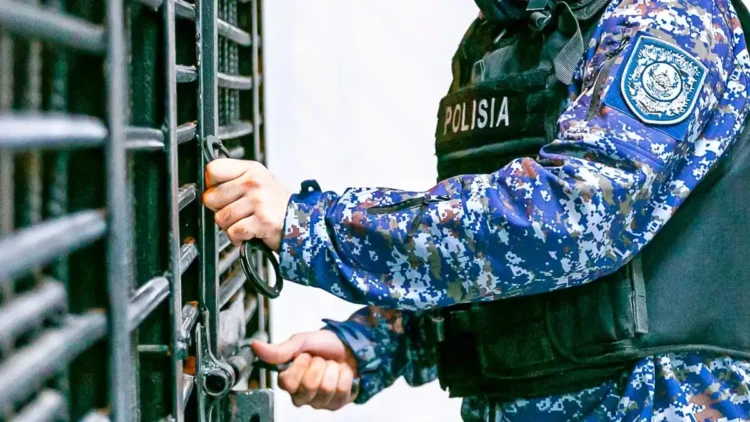 Қазақстан түрмелеріндегі 39 мың адамның 6,4 мыңы дін ұстанады