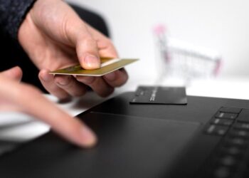 Ұлттық банк алаяқтар жалған несиелік шоттарды рәсімдейтінін ескертеді