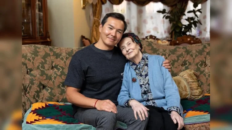 Рахат Әлиевтің анасы өмірден өтті