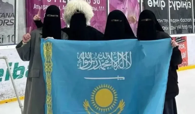 Қазақстан туына арабша жазып алған жастар сот қаулысымен қамауға алынды