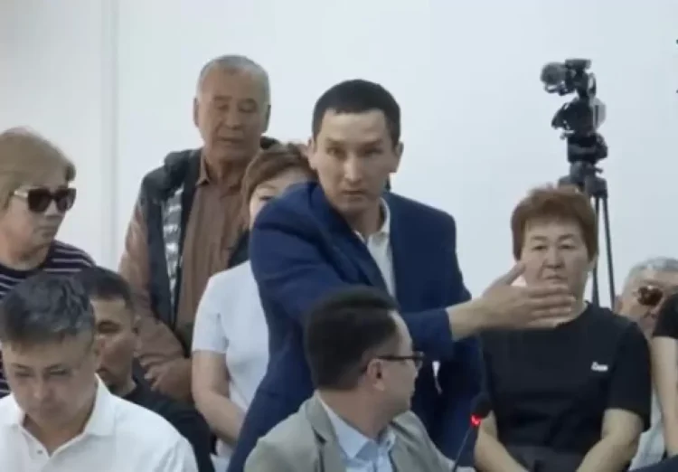 Судья Қаржаубай Нұрымовқа соңғы ескерту жасады
