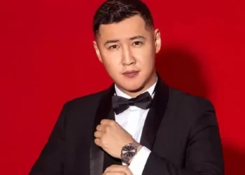 Актер Серік Шәріп ЖИ-видео жасаған адамды сотқа берді