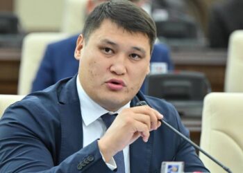 Шымкенттегі атыс: әкім орынбасарына оқ атқан күдікті қамауға алынды