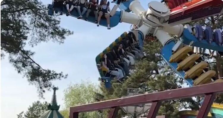 Алматыда “Ромашка” аттракционы бірнеше минутқа ауада тоқтап қалды