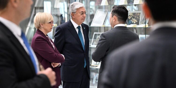 Касым-Жомарт Токаев и президент Словении посетили Международный финансовый центр Астана