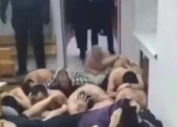 Мәскеу полициясы қырғыз мигранттарын моншада 5 сағат бойы азаптаған