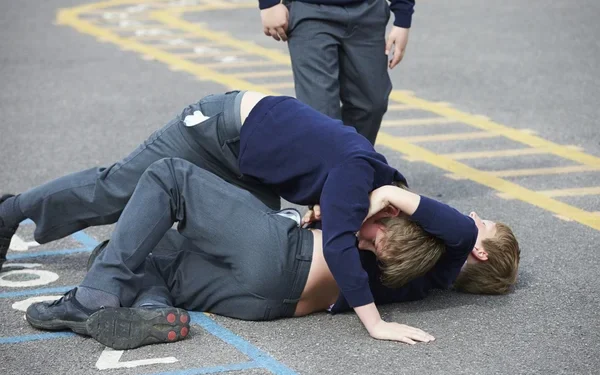 Избиение школьников в селе Караой: родителей подростков привлекли к ответственности