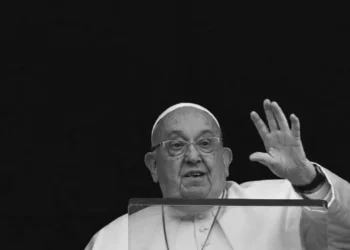 Рим Папасы көз жұмды