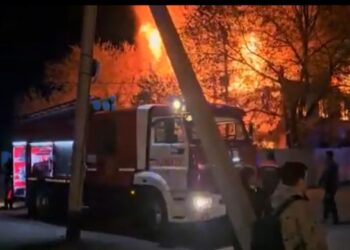 Алматыда бос тұрған әкімшілік ғимараттан өрт шықты