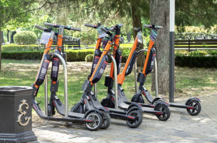 Самокатқа нөмір тағу міндетті бола ма?