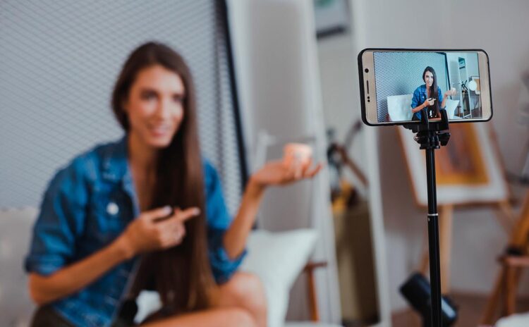 Балаға кесірін тигізген видео үшін министрлік блогерлерге ескерту жасады