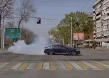 Қаланың қақ ортасында дрифт жасаған алматылық қамауға алынды