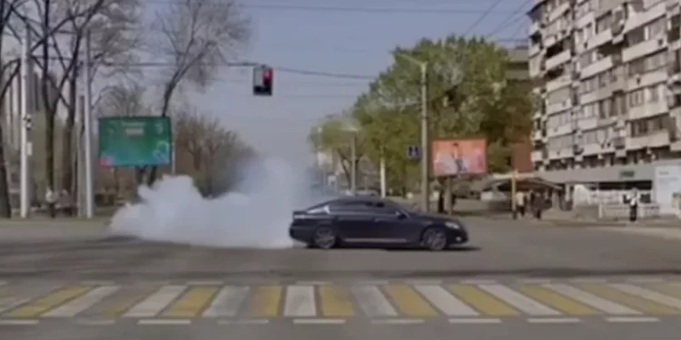 Қаланың қақ ортасында дрифт жасаған алматылық қамауға алынды