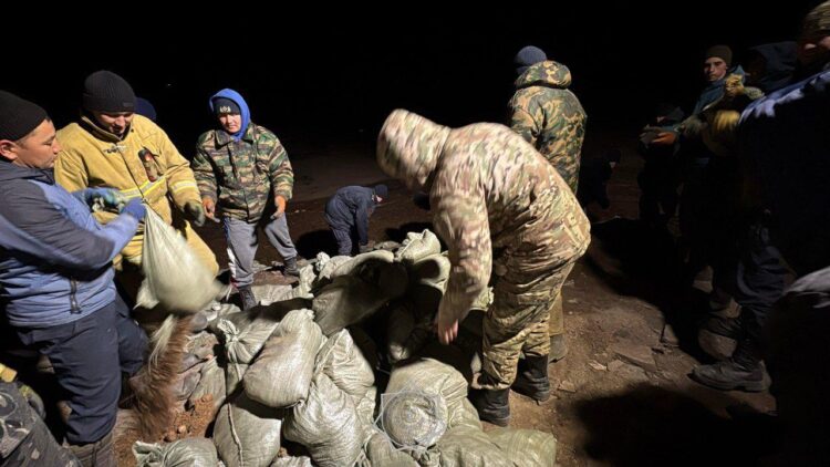 Ақмола облысында су тасқынына қарсы жұмыстар тәулік бойы жүргізілуде