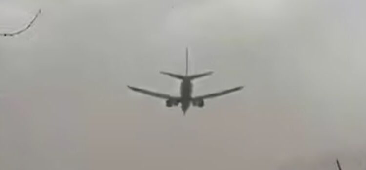 Дауылда батылдық танытқан ұшқыш: жолаушылар алғысын жаудырды