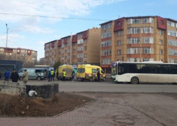 В Косшы маршрутка с детьми попала в аварию: семеро в больнице