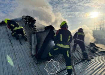 Астанада автокөлік бөлшектері сақталған ангар өртенді