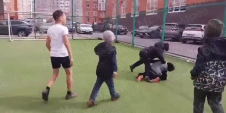 В Павлодаре группа детей избила 7-летнего мальчика