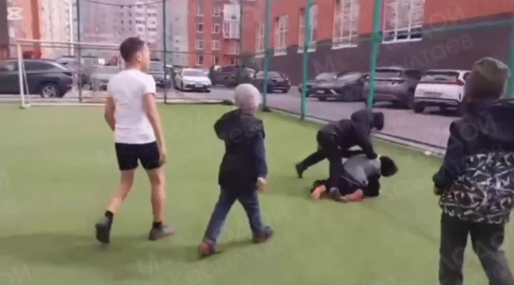 В Павлодаре группа детей избила 7-летнего мальчика